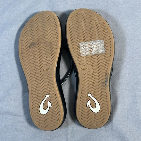 OluKai flip flops - Picture 3 of 5